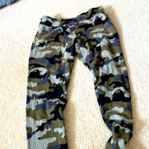 Camo leggings